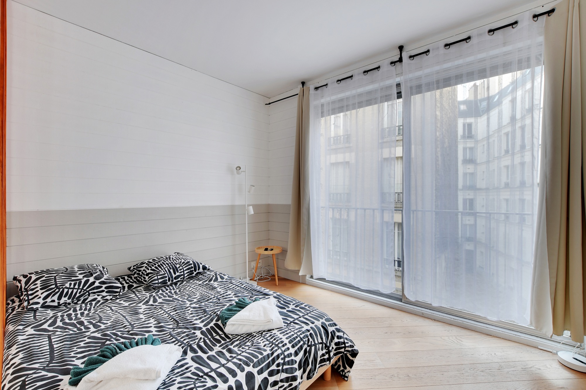 Bedroom with Parisian view
