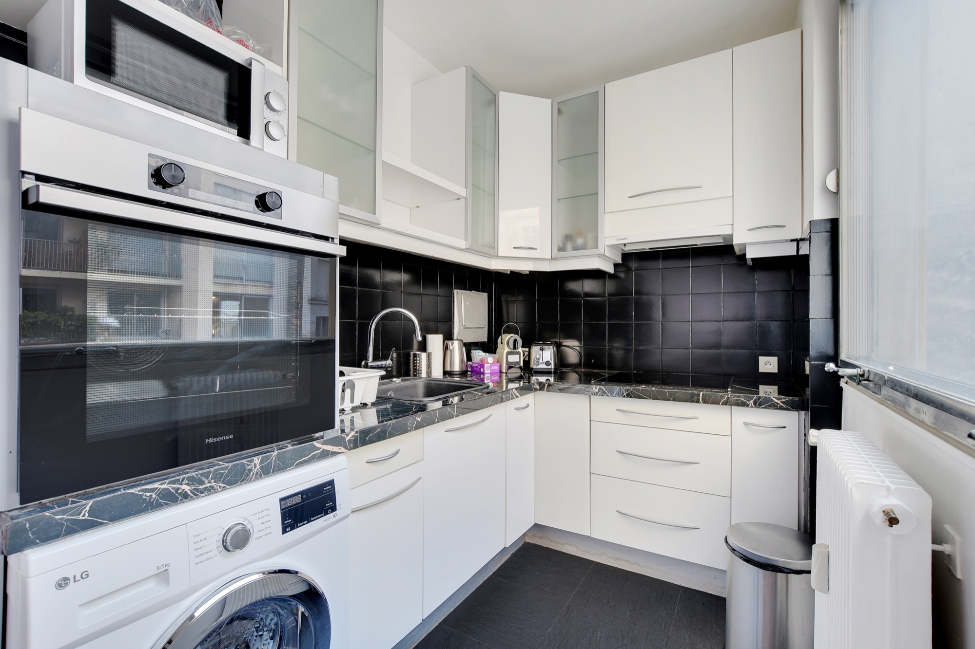 Fully equipped kitchen